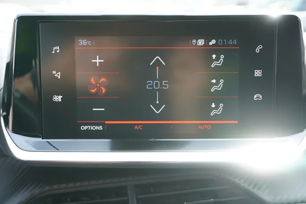 Peugeot 2008 1.2 PureTech GT EAT8