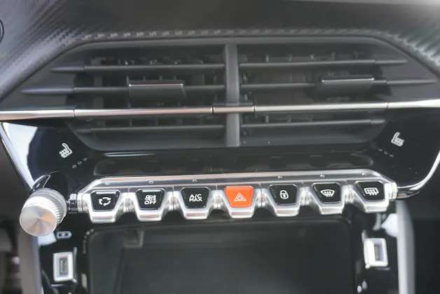 Peugeot 2008 1.2 PureTech GT EAT8