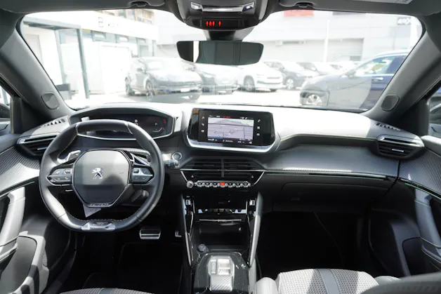 Peugeot 2008 1.2 PureTech GT EAT8