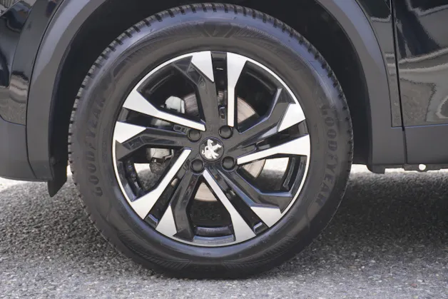 Peugeot 2008 1.2 PureTech GT EAT8