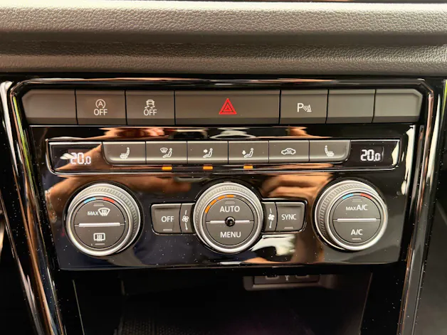 VW T-Roc 2.0 TSI DSG 300PS 4MOTION R *** BEATS SOUND & TOTWINKEL ***