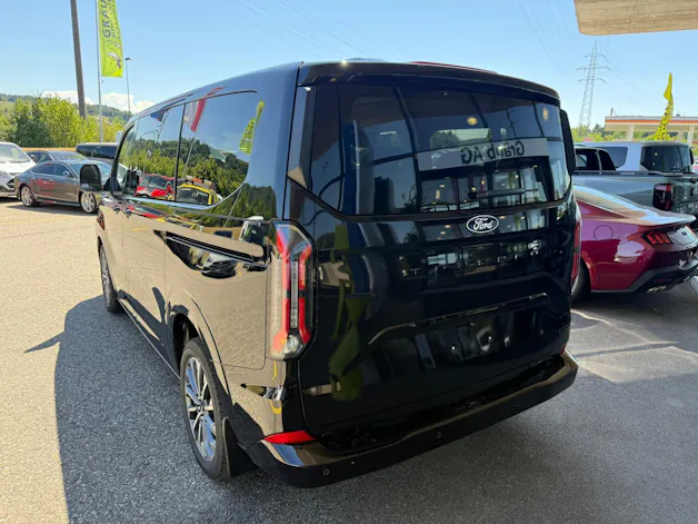 Ford Tourneo Bus 320 L1H1 TitaniumX Automat 4x4