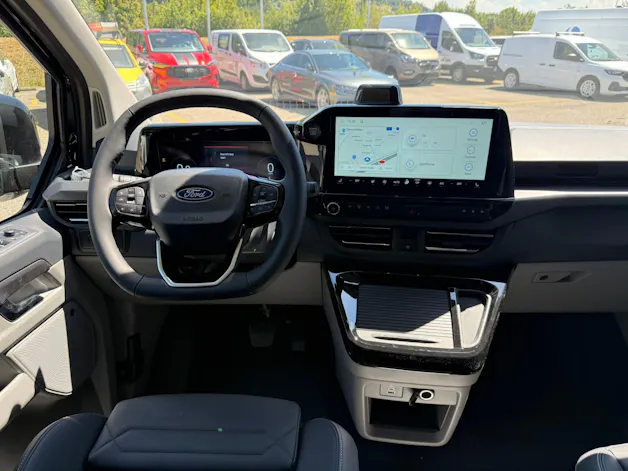 Ford Tourneo Bus 320 L1H1 TitaniumX Automat 4x4