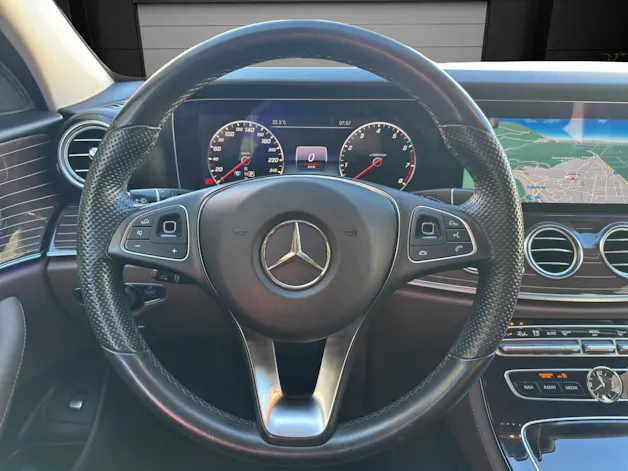 Mercedes-Benz E 400 AMG Line 4 Matic