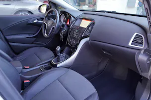 Opel Astra SportsTourer 1.6i 16V Turbo Cosmo