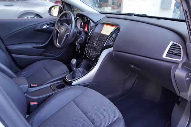 Opel Astra SportsTourer 1.6i 16V Turbo Cosmo