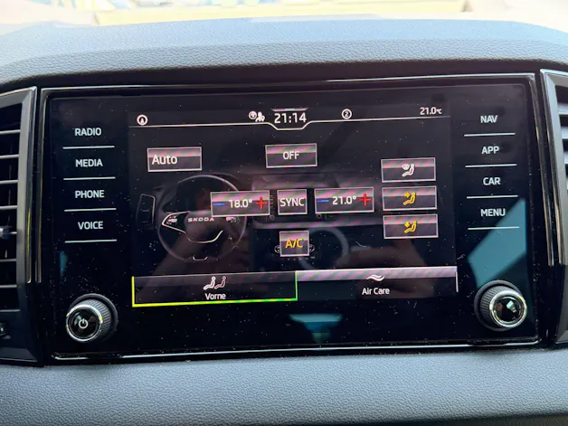 Škoda Karoq Selection *** ACC & RÜCKFAHRKAMERA ***