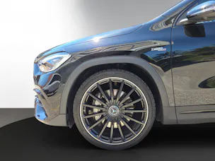 Mercedes-Benz GLA 45 AMG 4Matic+ 8G-Speedshift DCT