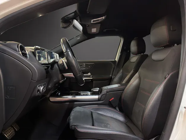 MERCEDES-BENZ GLA 200 AMG Line