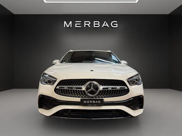 MERCEDES-BENZ GLA 200 AMG Line