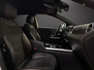 MERCEDES-BENZ GLA 200 AMG Line