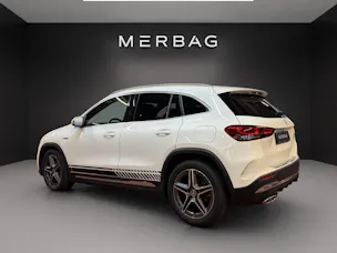 MERCEDES-BENZ GLA 200 AMG Line