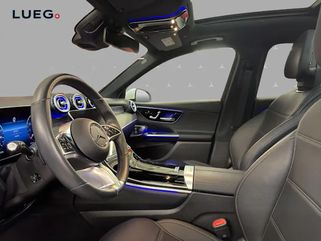 Mercedes-Benz GLC 200 4M - Avantgarde / DISTRONIC / Rückfahrkamera / Panorama-Dach