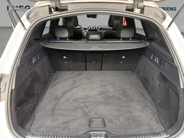 Mercedes-Benz GLC 200 4M - Avantgarde / DISTRONIC / Rückfahrkamera / Panorama-Dach