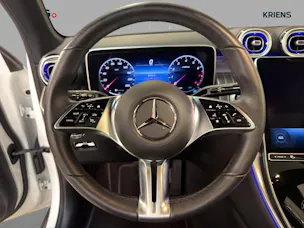 Mercedes-Benz GLC 200 4M - Avantgarde / DISTRONIC / Rückfahrkamera / Panorama-Dach