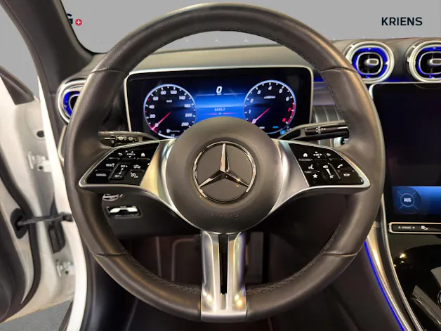 Mercedes-Benz GLC 200 4M - Avantgarde / DISTRONIC / Rückfahrkamera / Panorama-Dach