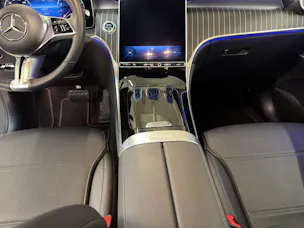 Mercedes-Benz GLC 200 4M - Avantgarde / DISTRONIC / Rückfahrkamera / Panorama-Dach