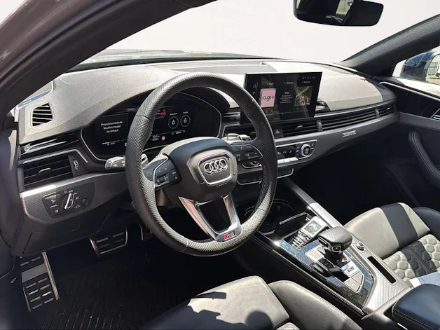 Audi RS4 Avant quattro tiptronic