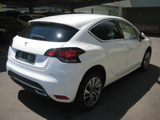 DS Automobiles AUTOMOBILES DS4 1.2 Pure Tech SO Chic