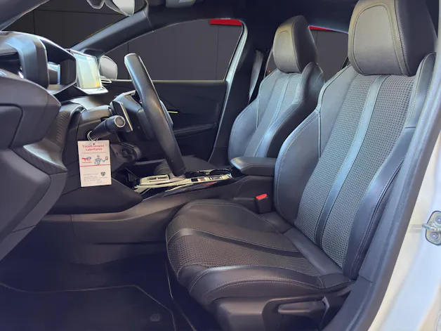 Peugeot 208 1.2 GT