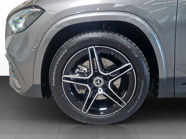 Mercedes-Benz GLA 250 4Matic 8G-DCT Swiss Star