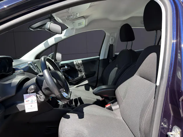 PEUGEOT 208 1.2 Allure