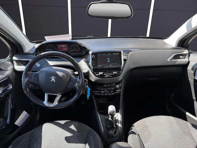 PEUGEOT 208 1.2 Allure