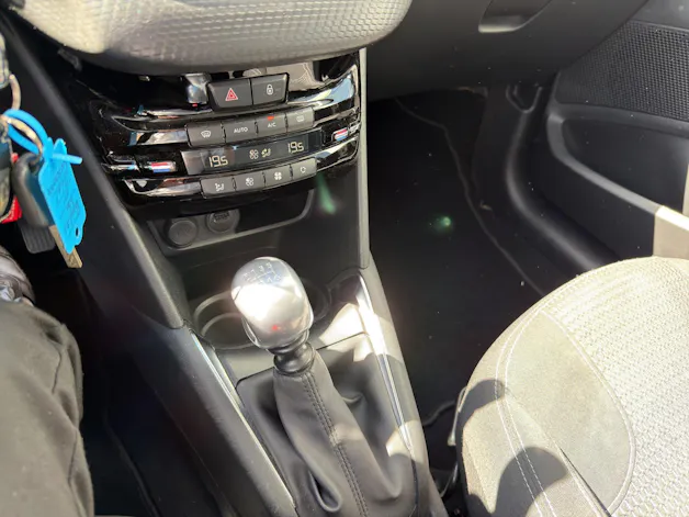 PEUGEOT 208 1.2 Allure