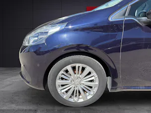 PEUGEOT 208 1.2 Allure