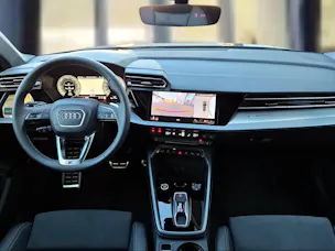 Audi A3 Sportback TFSI e 200 kW S line Attraction S tronic Mythosschwarz Metallic