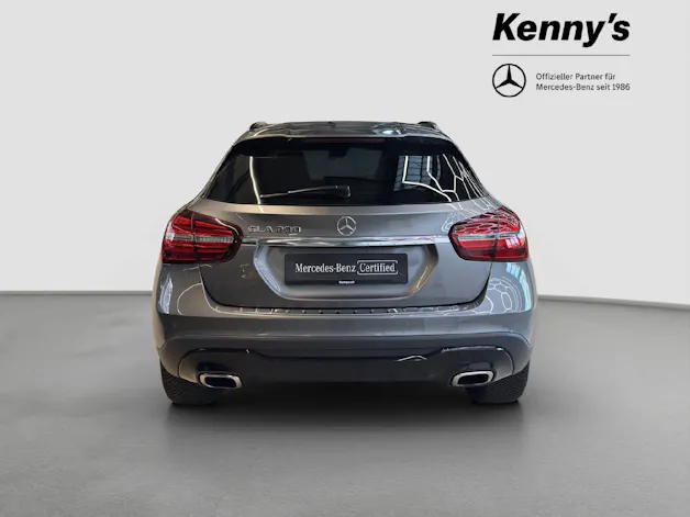 MERCEDES-BENZ GLA 200 Urban