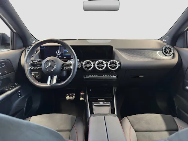 MERCEDES-BENZ GLA 220 d Swiss Star AMG Line 4MATIC