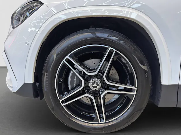 MERCEDES-BENZ GLA 220 d Swiss Star AMG Line 4MATIC