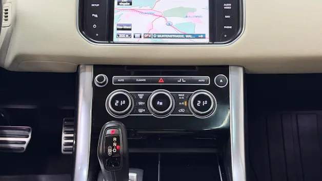 Land Rover Range Rover Sport 3.0 SDV6 HSE Automatic