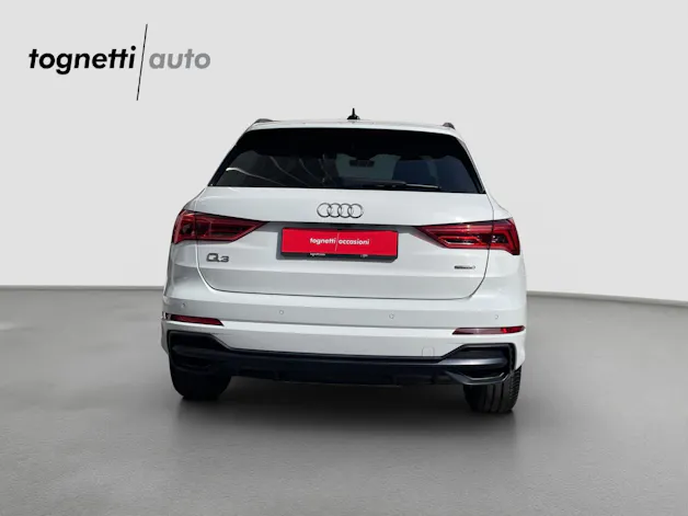 Audi Q3 45 TFSI S line quattro S-tronic