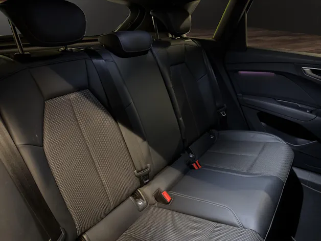 AUDI Q4 e-tron 35