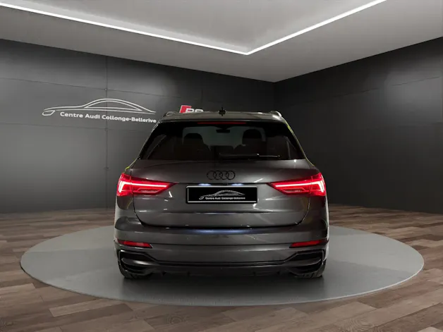 AUDI Q3 45 TFSI e S line Attraction S-tronic