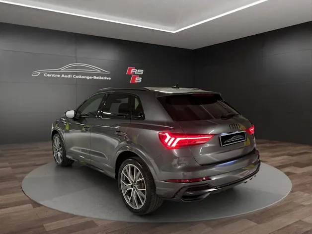 AUDI Q3 45 TFSI e S line Attraction S-tronic