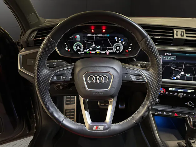 AUDI Q3 45 TFSI e S line Attraction S-tronic