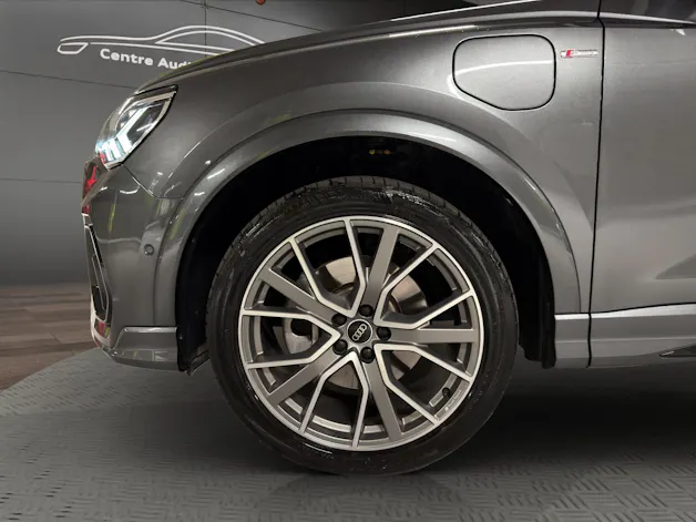 AUDI Q3 45 TFSI e S line Attraction S-tronic