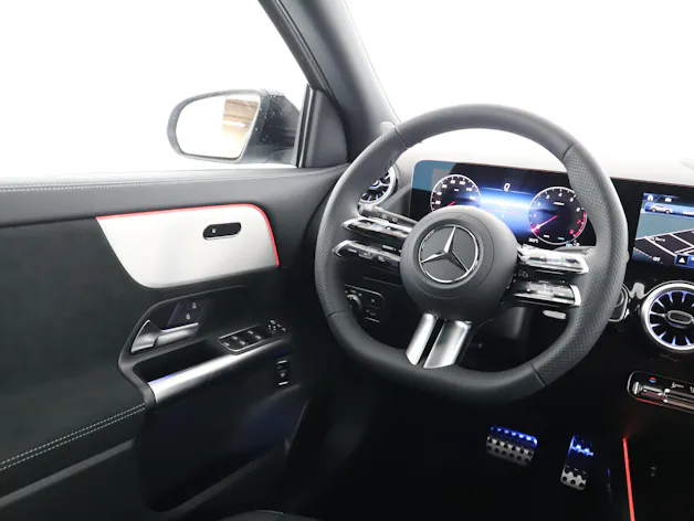 Mercedes-Benz GLA 200 Night Star 7G-D