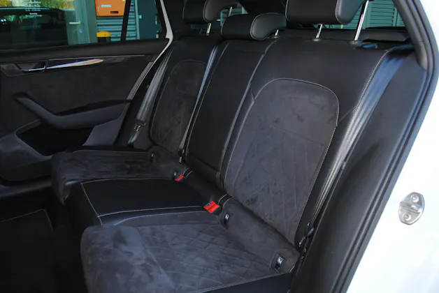 Škoda Superb Combi 2.0 TDi SportLine+ 4x4 DSG
