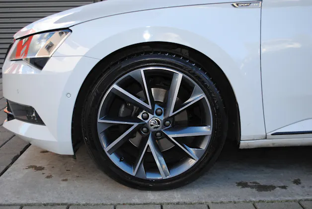 Škoda Superb Combi 2.0 TDi SportLine+ 4x4 DSG