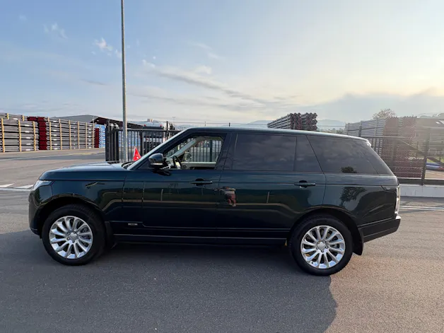 Land Rover Range Rover LWB 2.0 Si4 PHEV Vogue Automatic