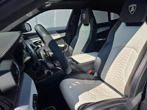 Lamborghini Urus E-Gear