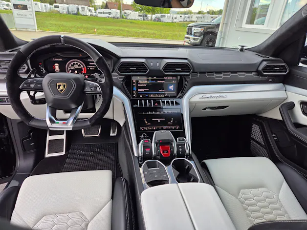 Lamborghini Urus E-Gear
