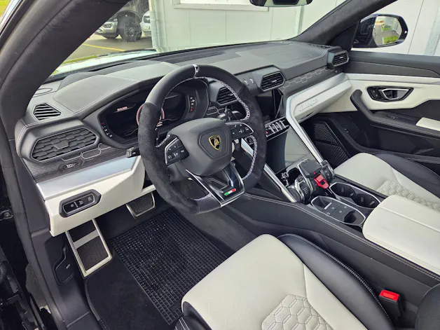 Lamborghini Urus E-Gear