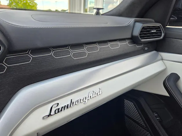 Lamborghini Urus E-Gear
