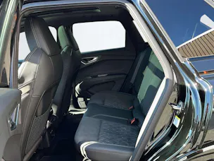 Audi Q4 SUV e-tron 340PS/250kW quattro perform