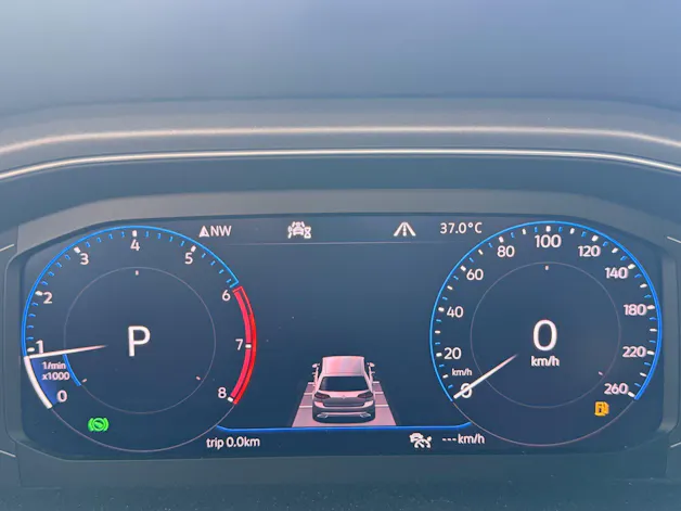VW T-Roc 2.0 TSI 4MOTION STYLE ***ANHÄNGERKUPPLUNG & PANORAMAGLASDACH***